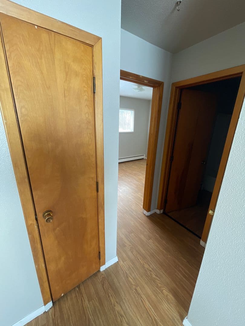 Minot Apartment: 1729 1st St SW