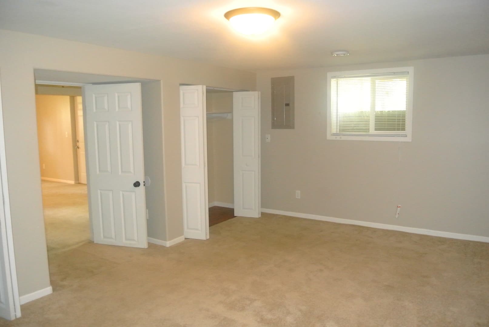 Minot House: 315 16th St SW