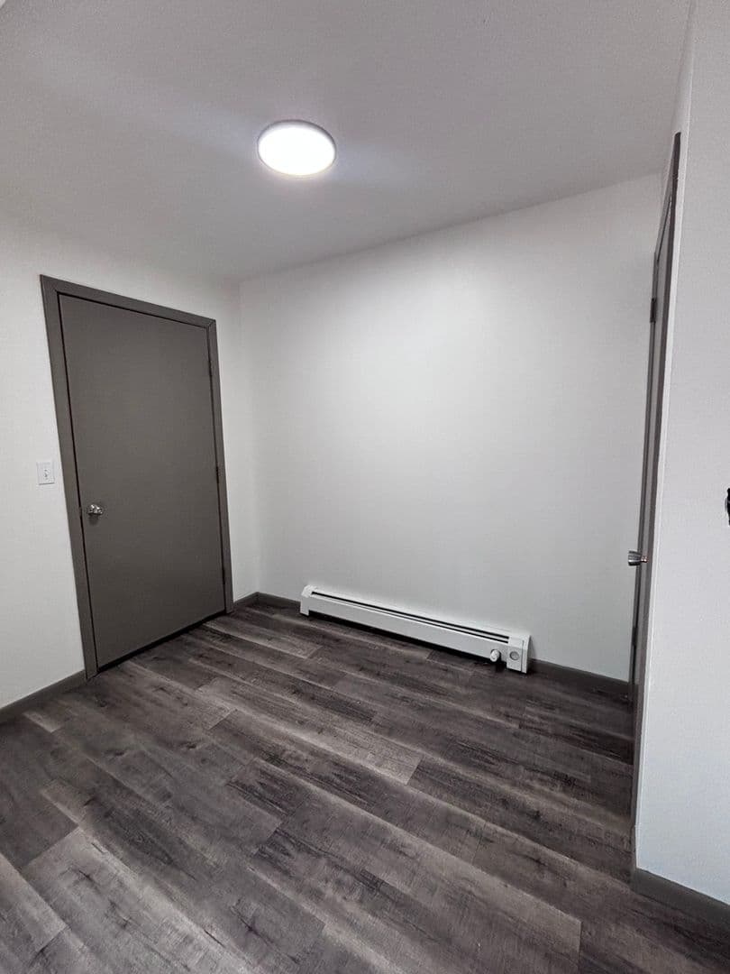 Minot Apartment: 1900 5th St SE
