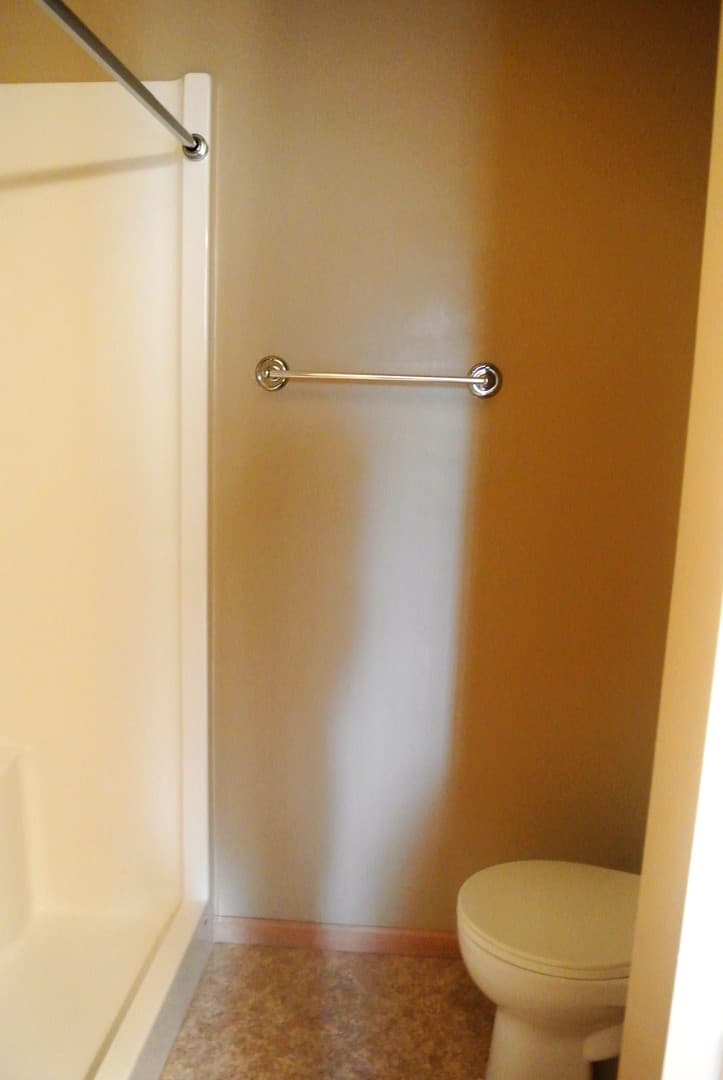 Minot Apartment: 15 South Main