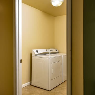 Minot Apartment: 1314 8th St NW