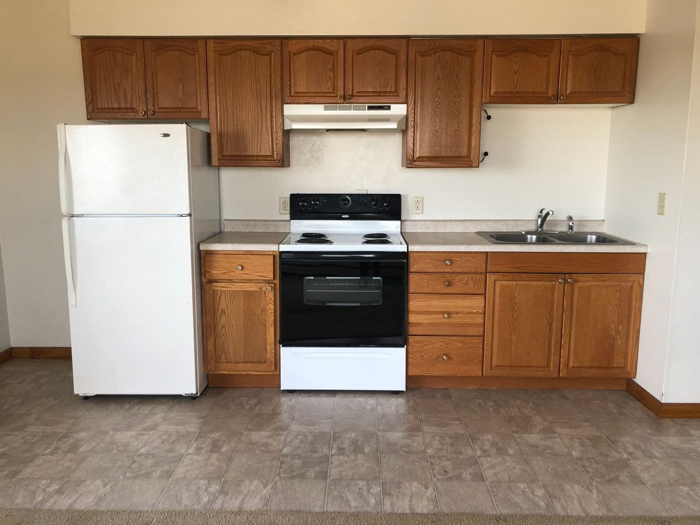 Minot Apartment: 710 4th St SW