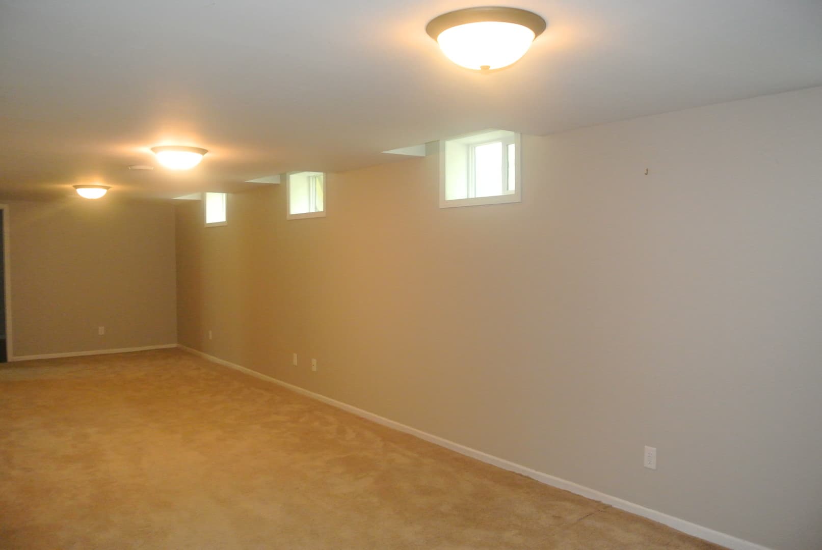 Minot House: 315 16th St SW