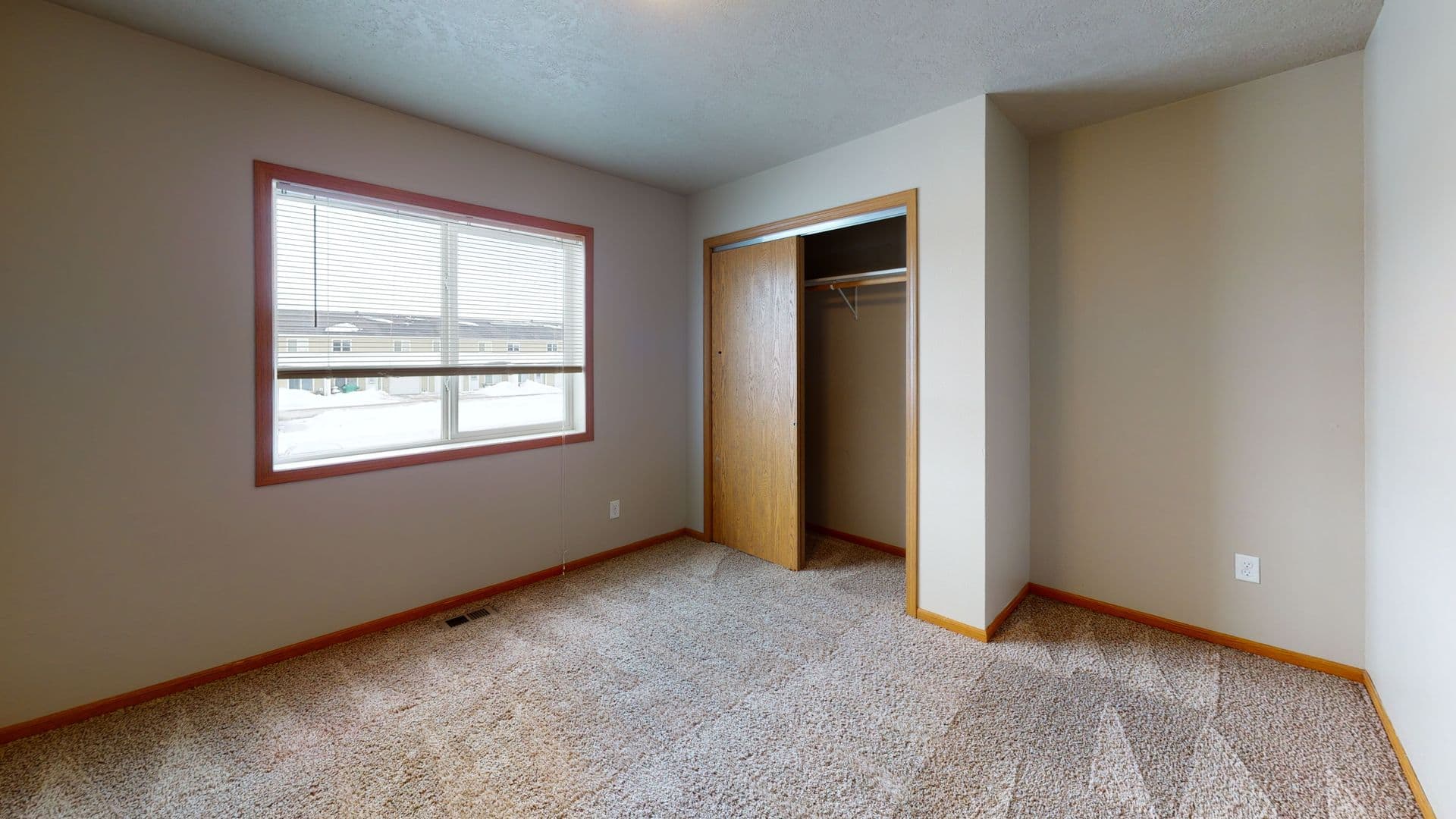 Minot Apartment: 2102-2136 Landmark Circle