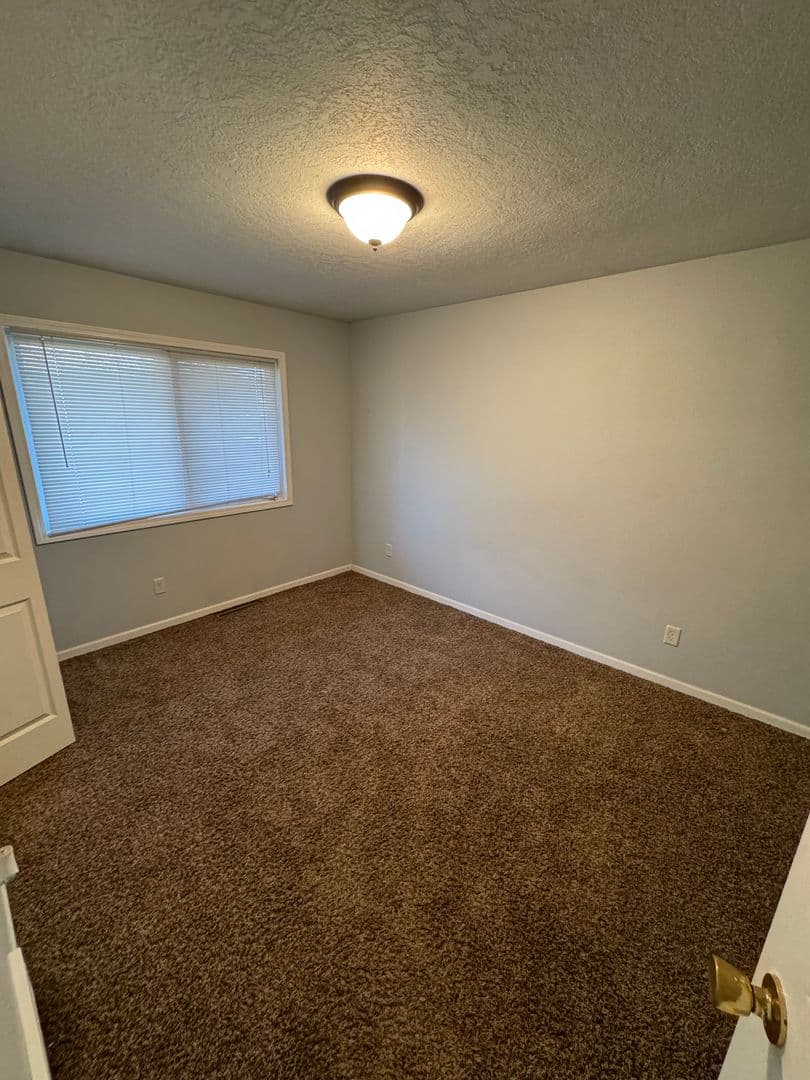 Minot House: 820 2nd Ave SW