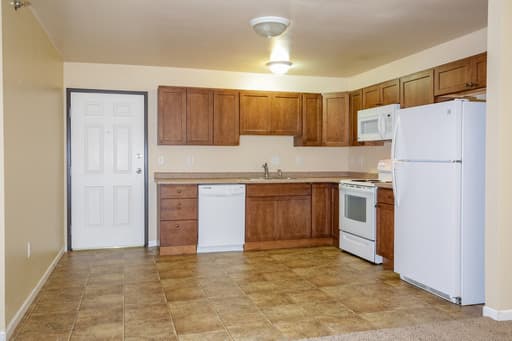 Minot Apartment: 1314 8th St NW