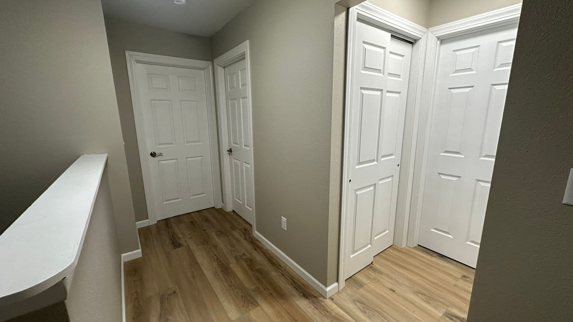Rugby Apartment: 407 2nd Ave NE
