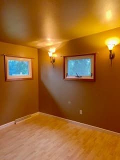 Minot House: 522 25th Ave NW