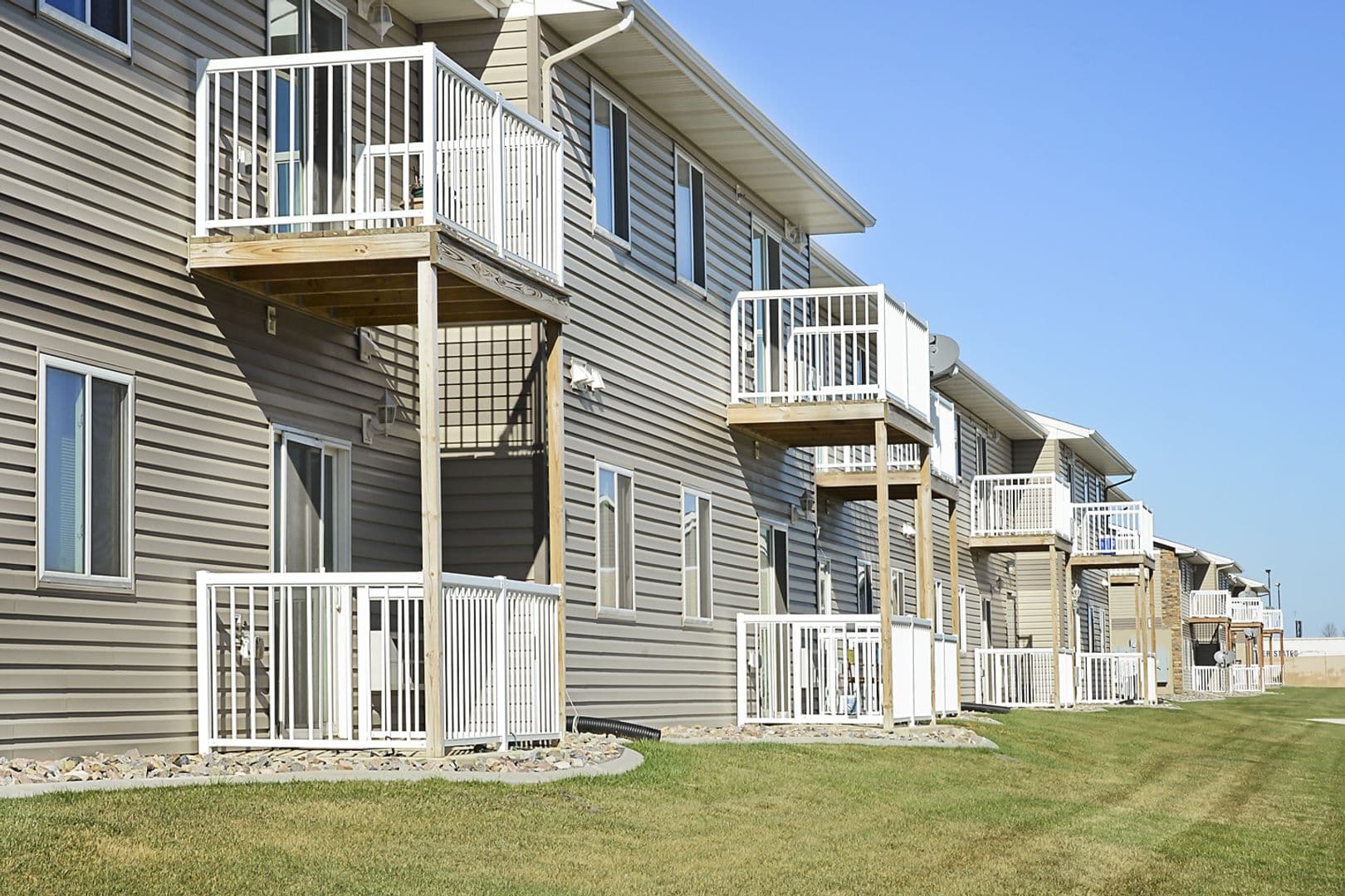 Minot Apartment: 11 36th Ave NW