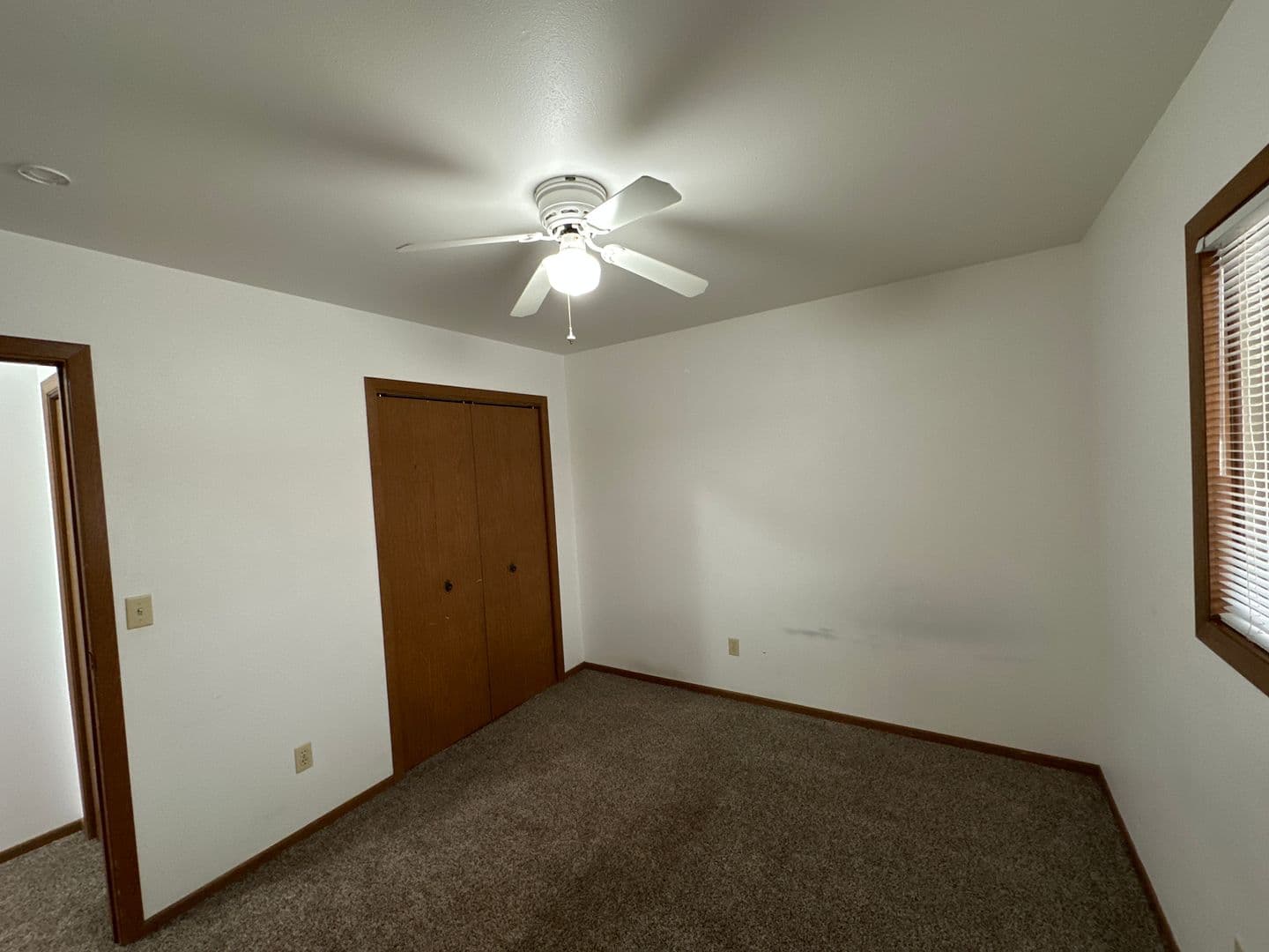 Minot Apartment: 22 South Main St