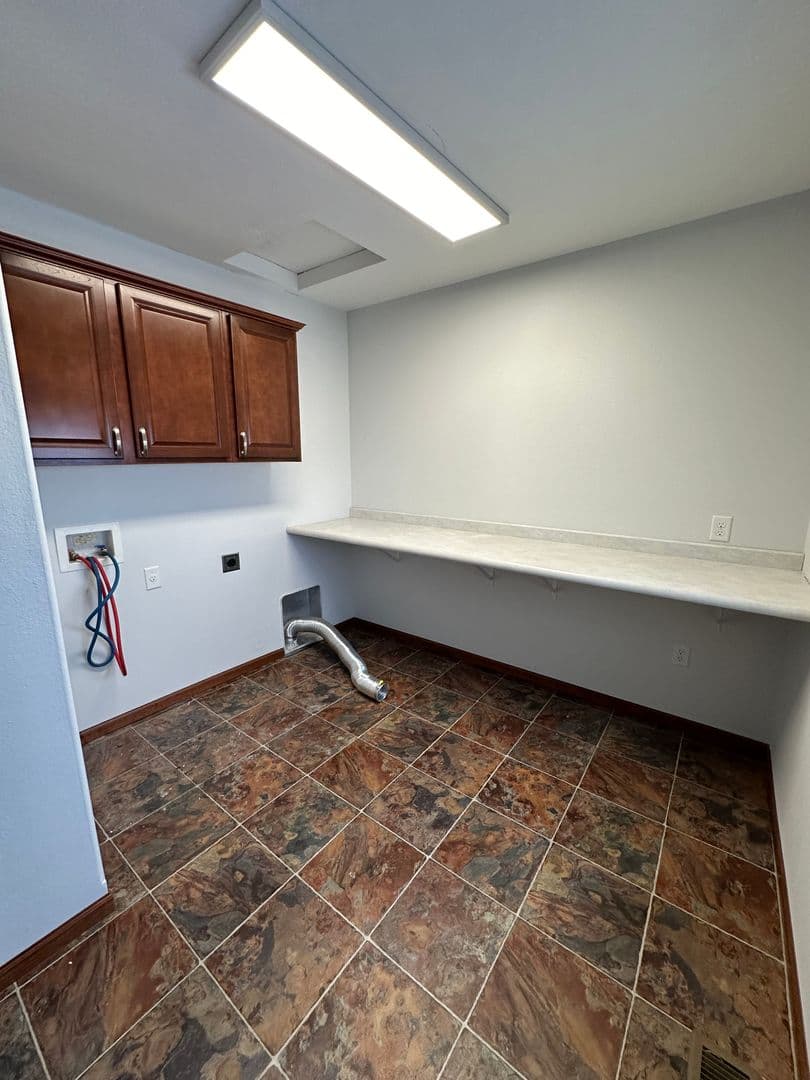 Minot House: 1524 35th Ave SE
