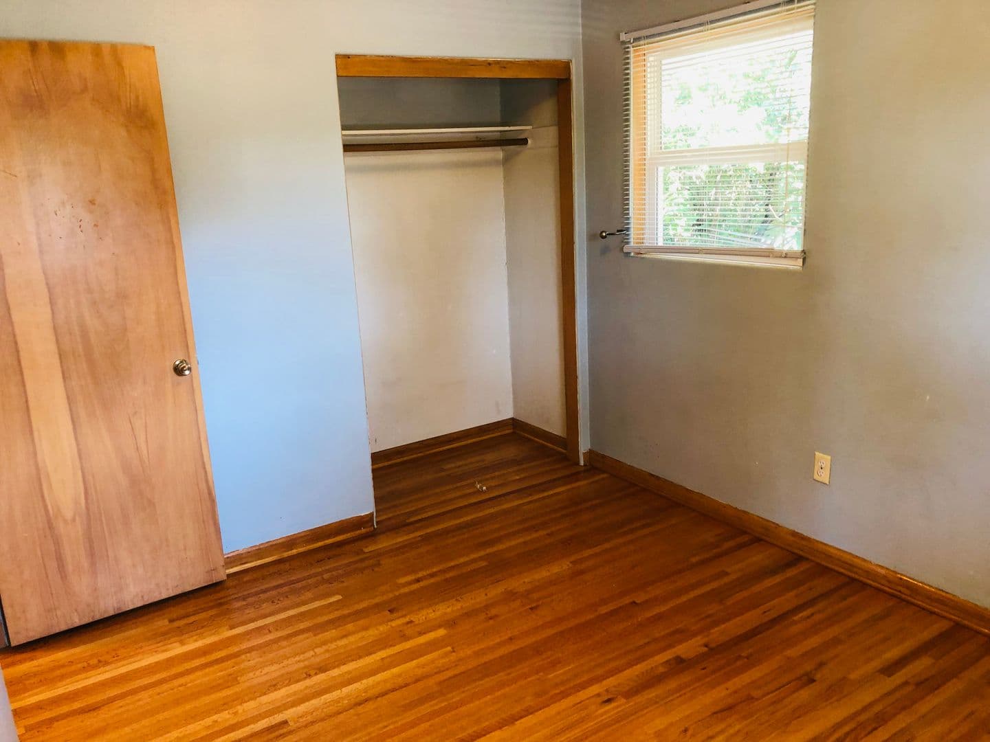 Minot House: 417 11th Ave SE