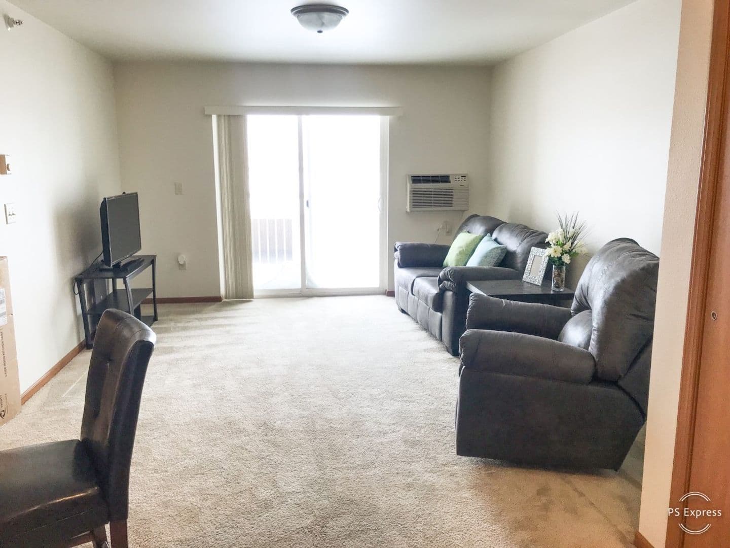Minot Apartment: 2031 33rd St NW