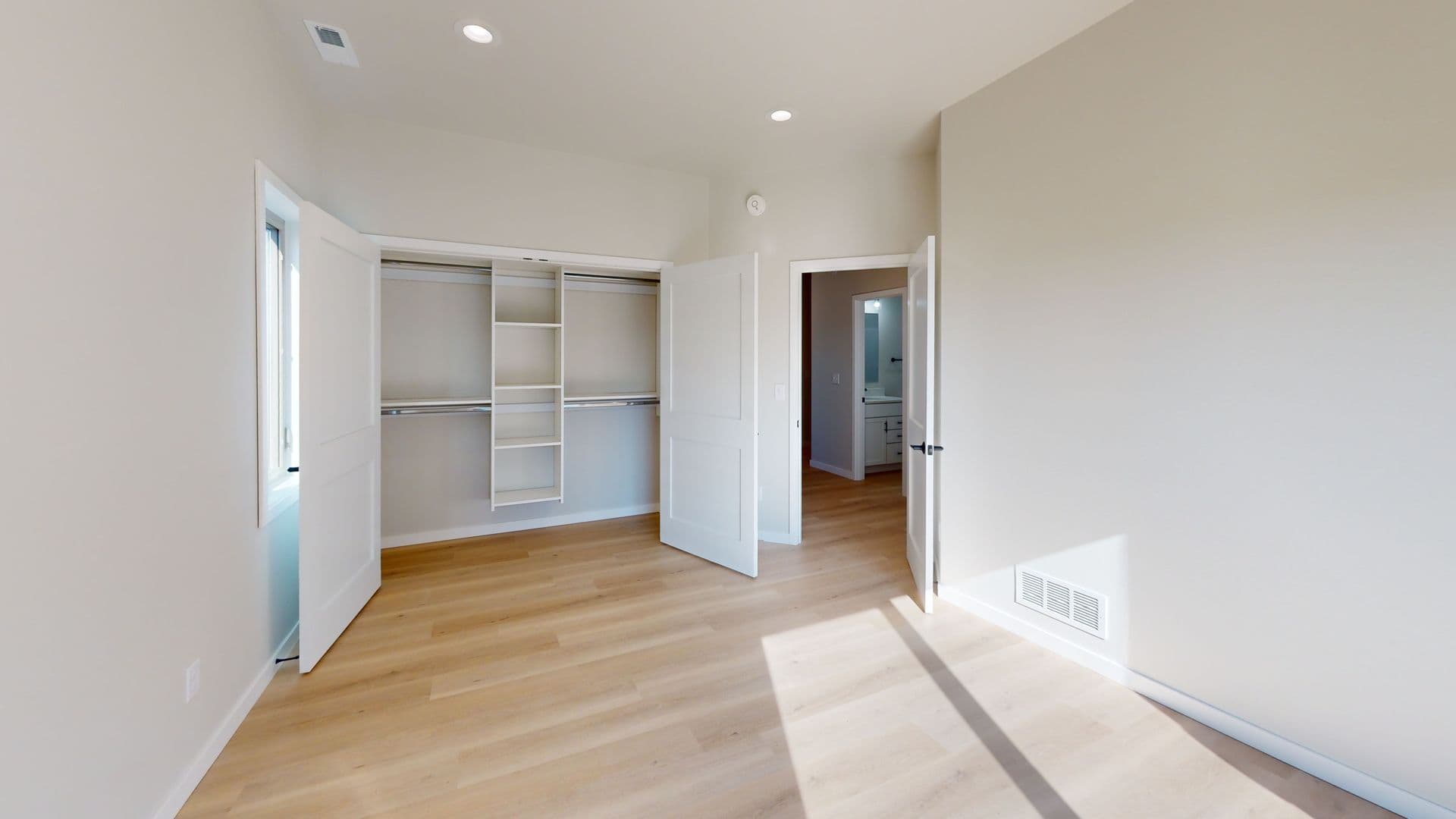 Minot House: 4017 Crossing St SW