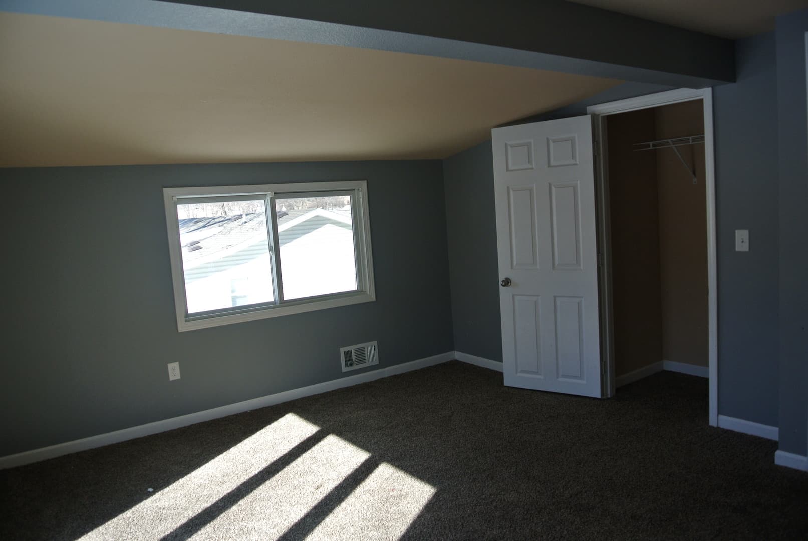 Minot House: 1217 5th Ave NW *For sale*