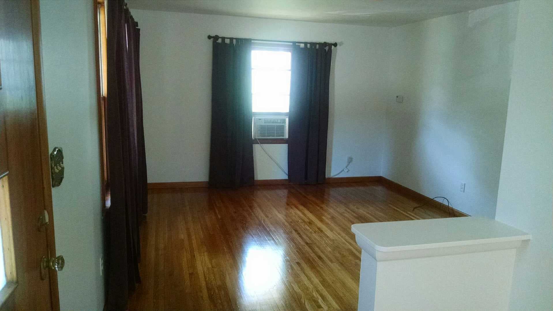 Minot House: 1424 7th St SW