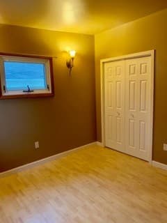 Minot House: 522 25th Ave NW