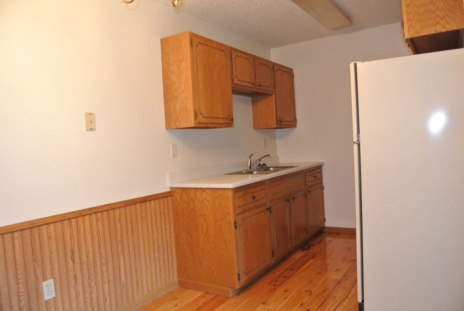 Minot Apartment: 1405 2nd Ave SW
