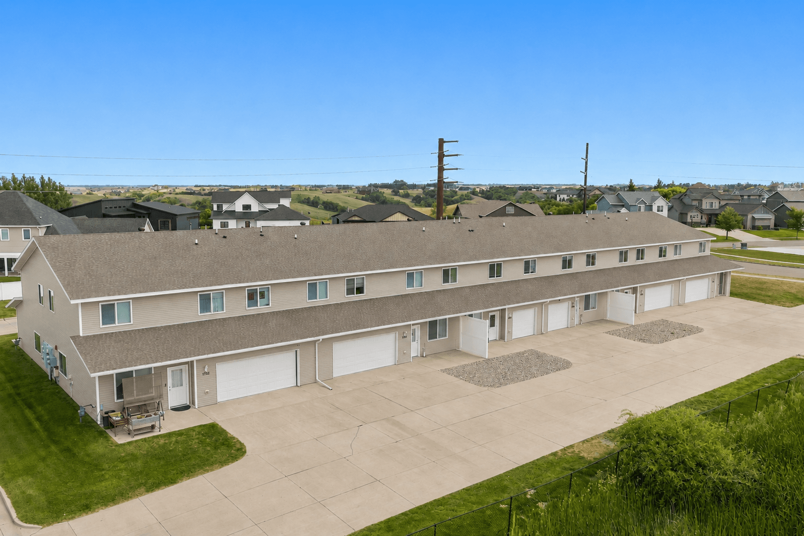 Minot Condo: 1461-1483 34th Ave SE