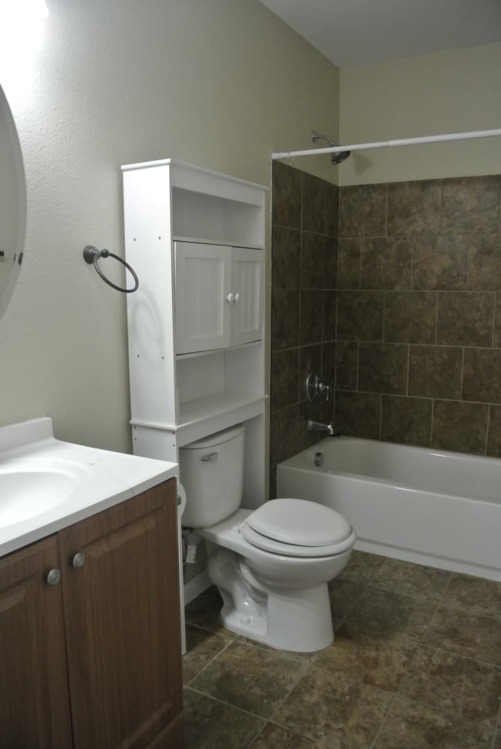 Minot House: 1217 5th Ave NW *For sale*