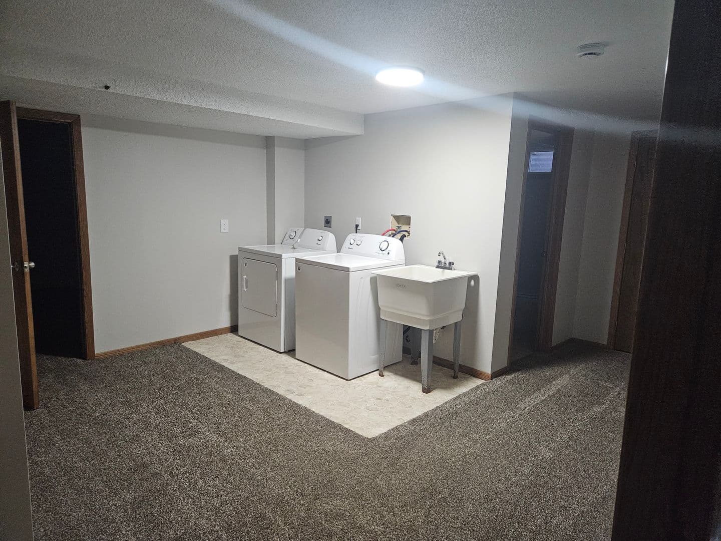 Minot Apartment: 1732-1734 6th St SE