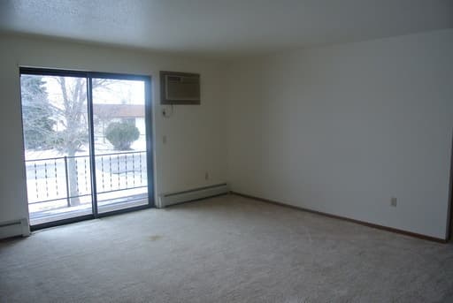 Minot Apartment: 1440 32nd Ave SW