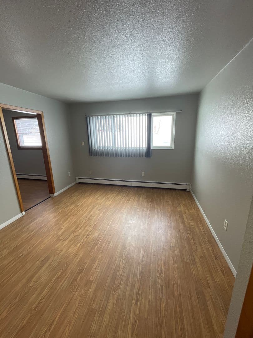 Minot Apartment: 1729 1st St SW