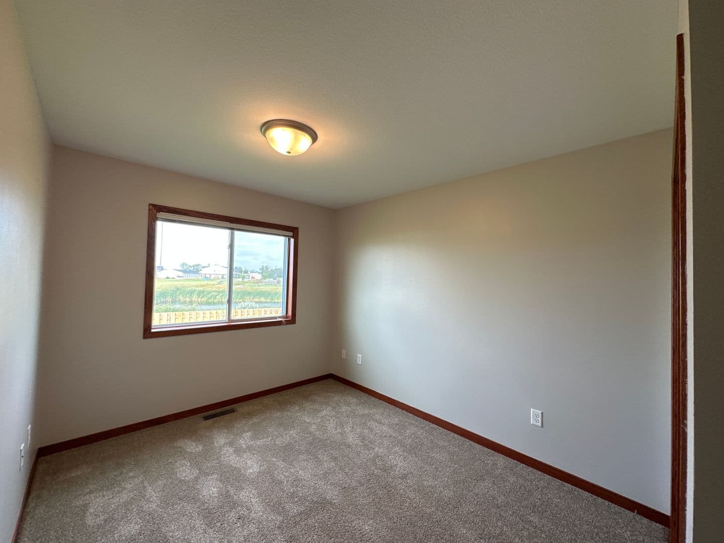 Minot House: 111 Mulberry Loop