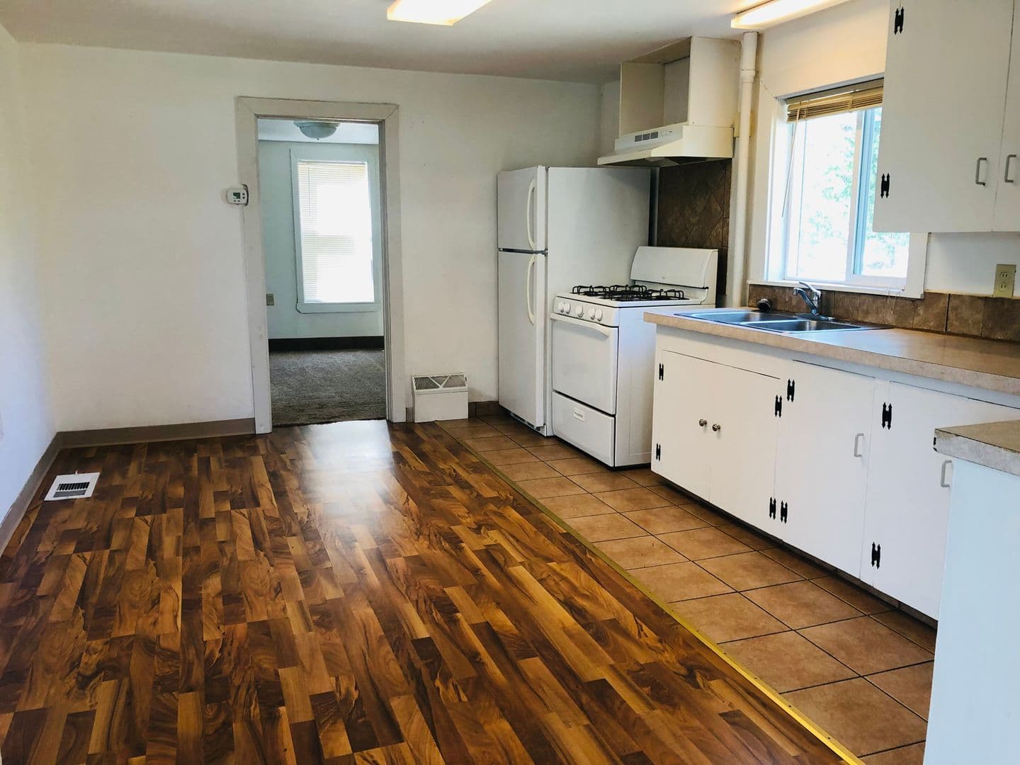 Minot House: 1600 2nd St SE