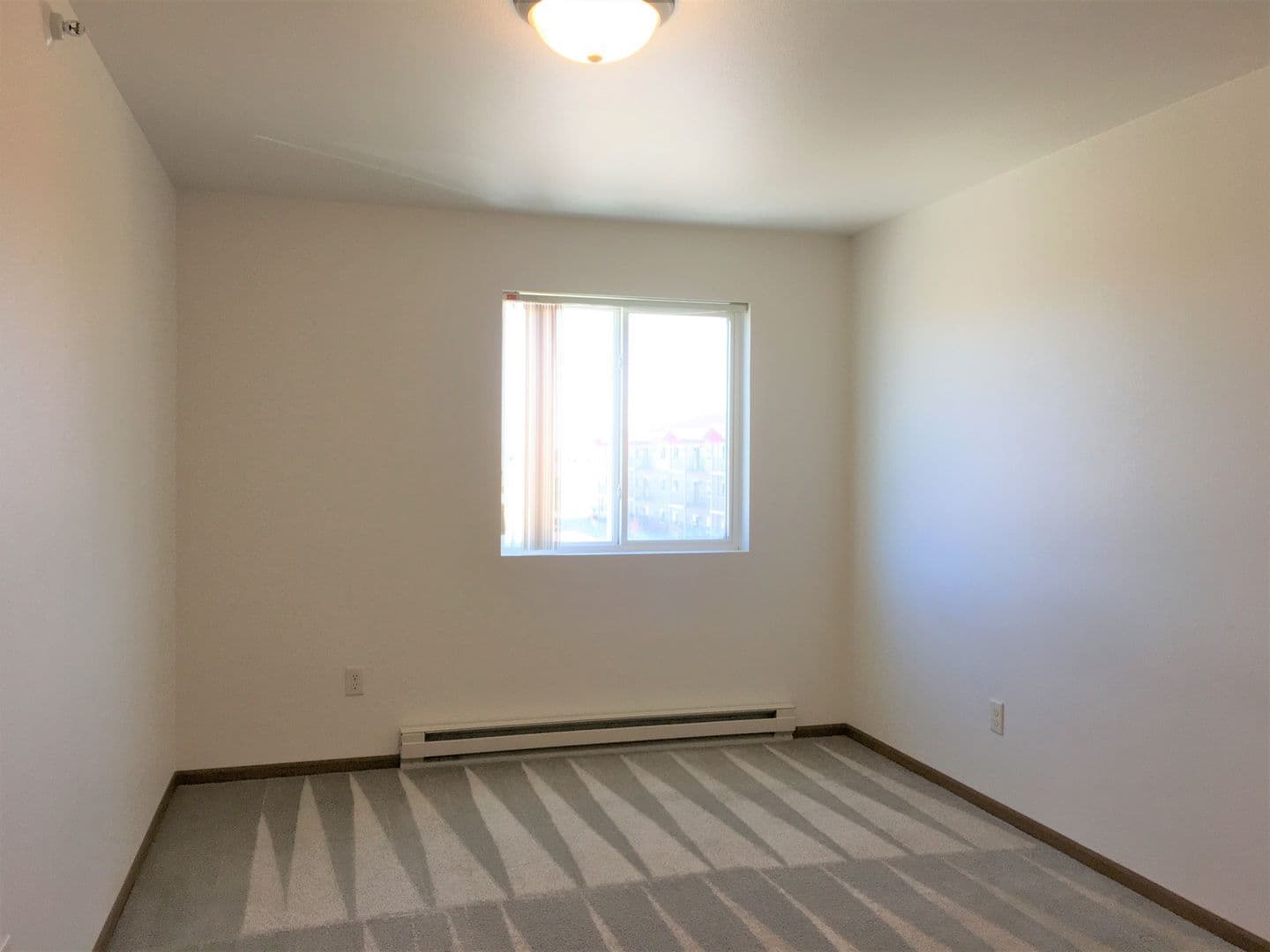 Minot Apartment: 2031 33rd St NW