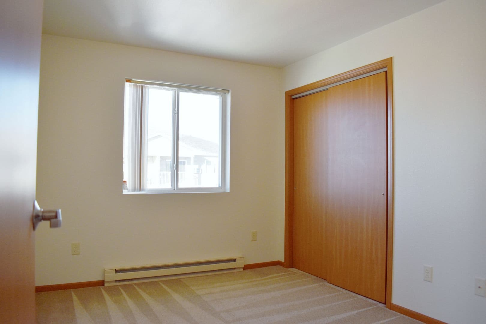 Minot Apartment: 2031 33rd St NW