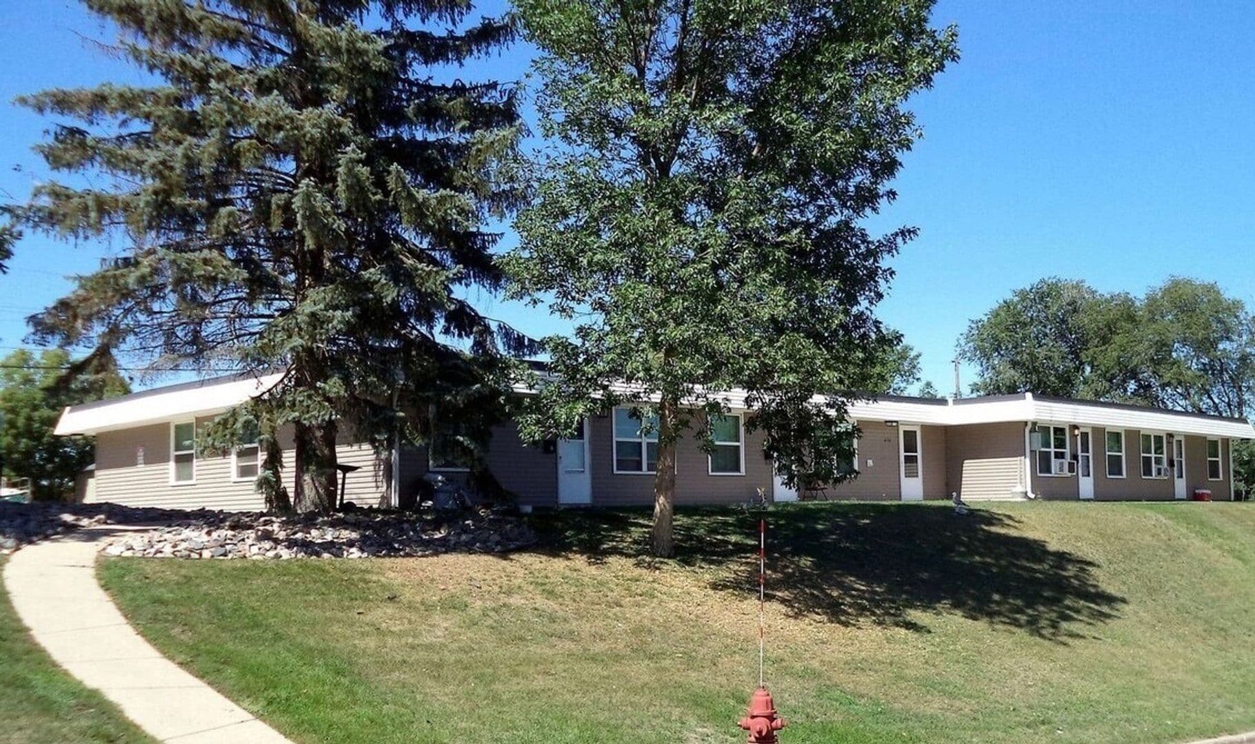 Minot Apartment: 616 and 706 Park Street