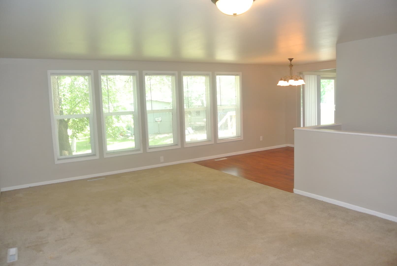 Minot House: 315 16th St SW