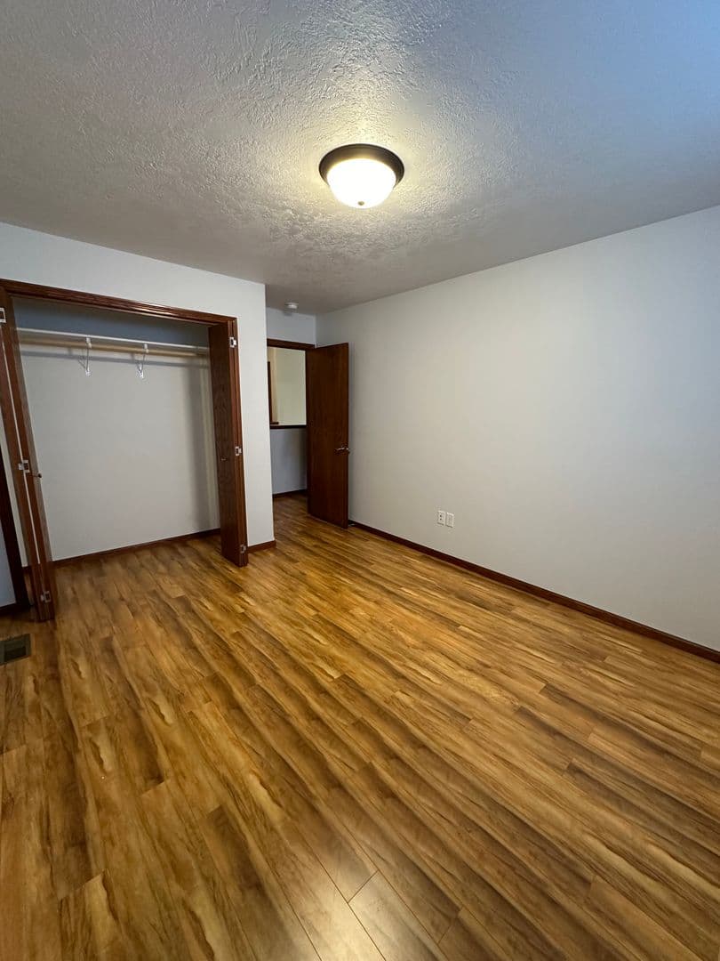 Minot House: 1524 35th Ave SE