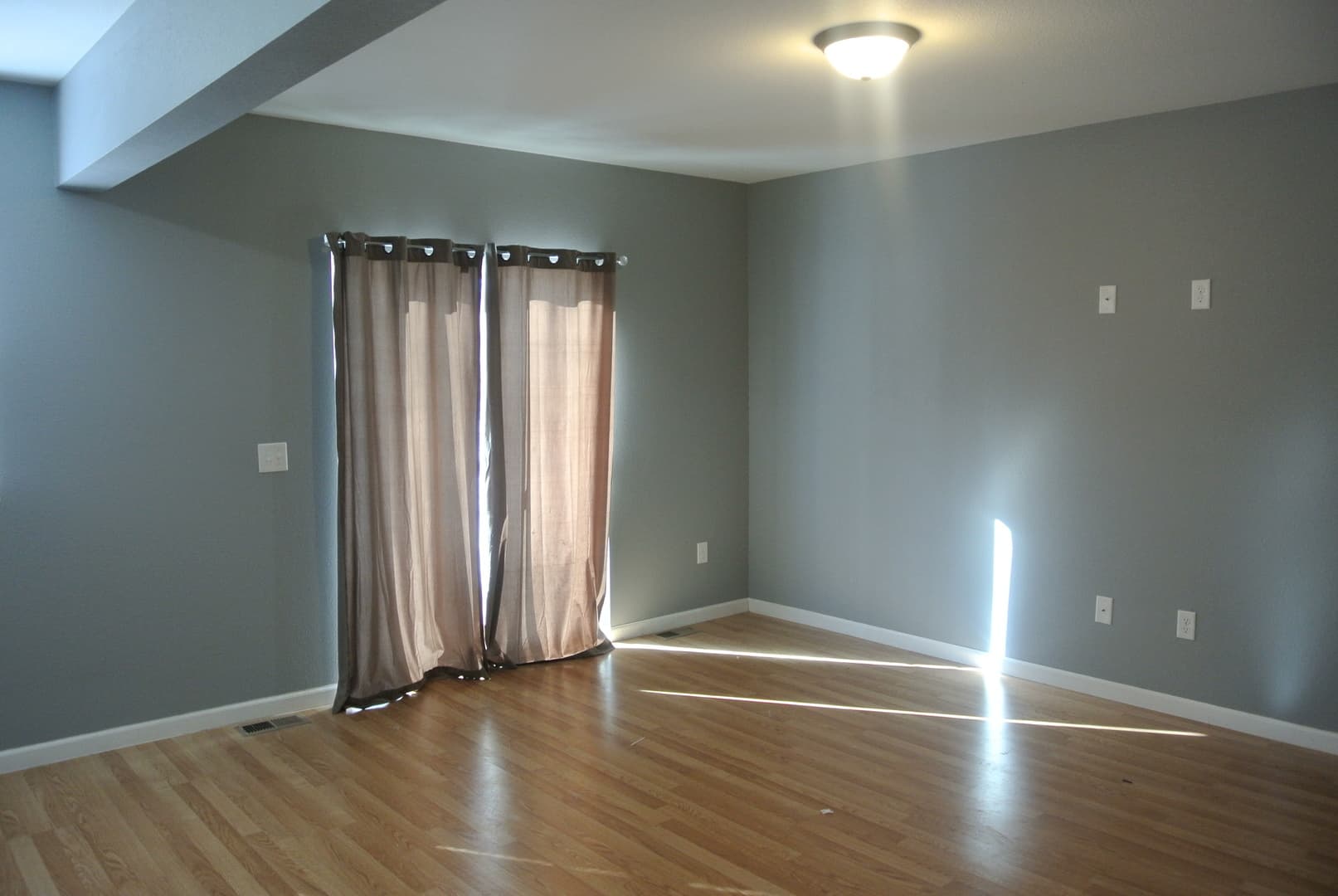 Minot House: 1217 5th Ave NW *For sale*