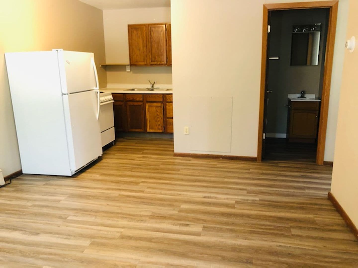 Minot Apartment: 616 and 706 Park Street