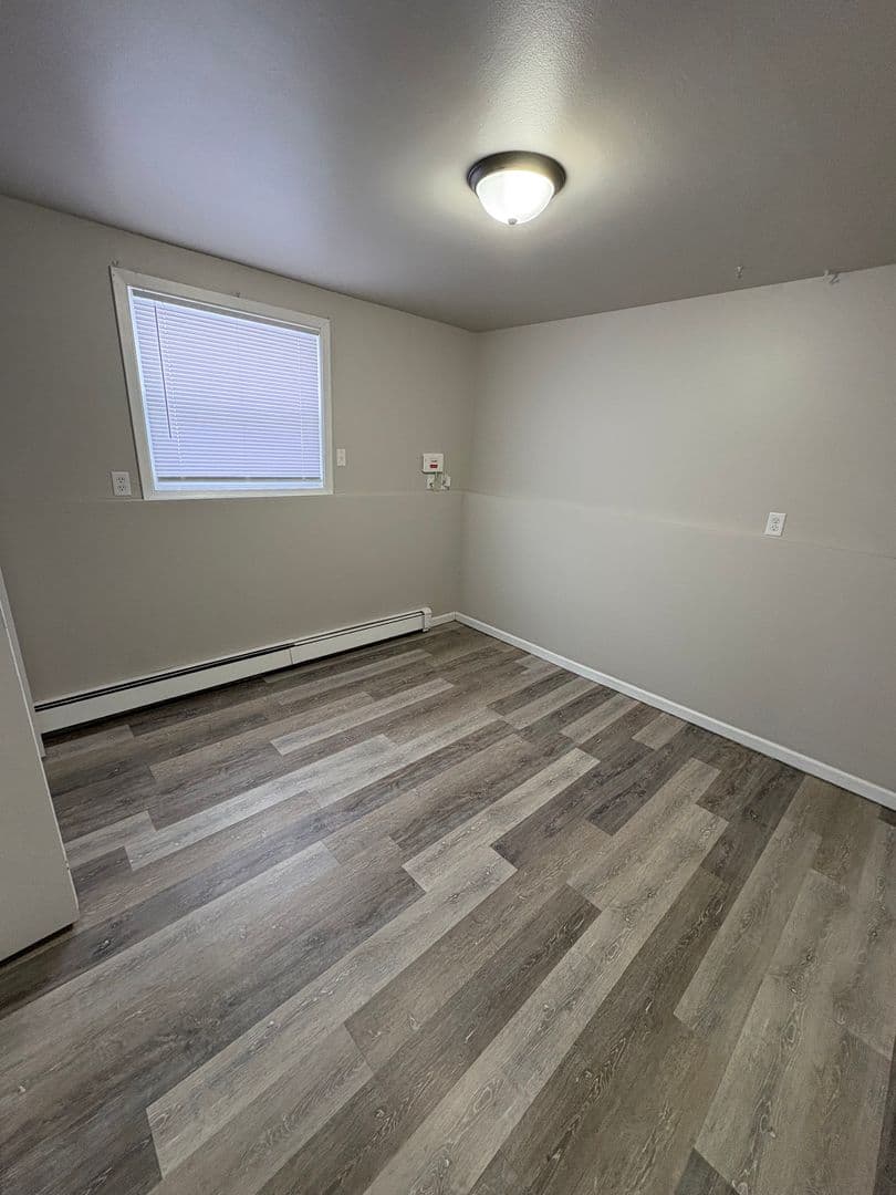 Minot Apartment: 2001/2003 Skyline Drive