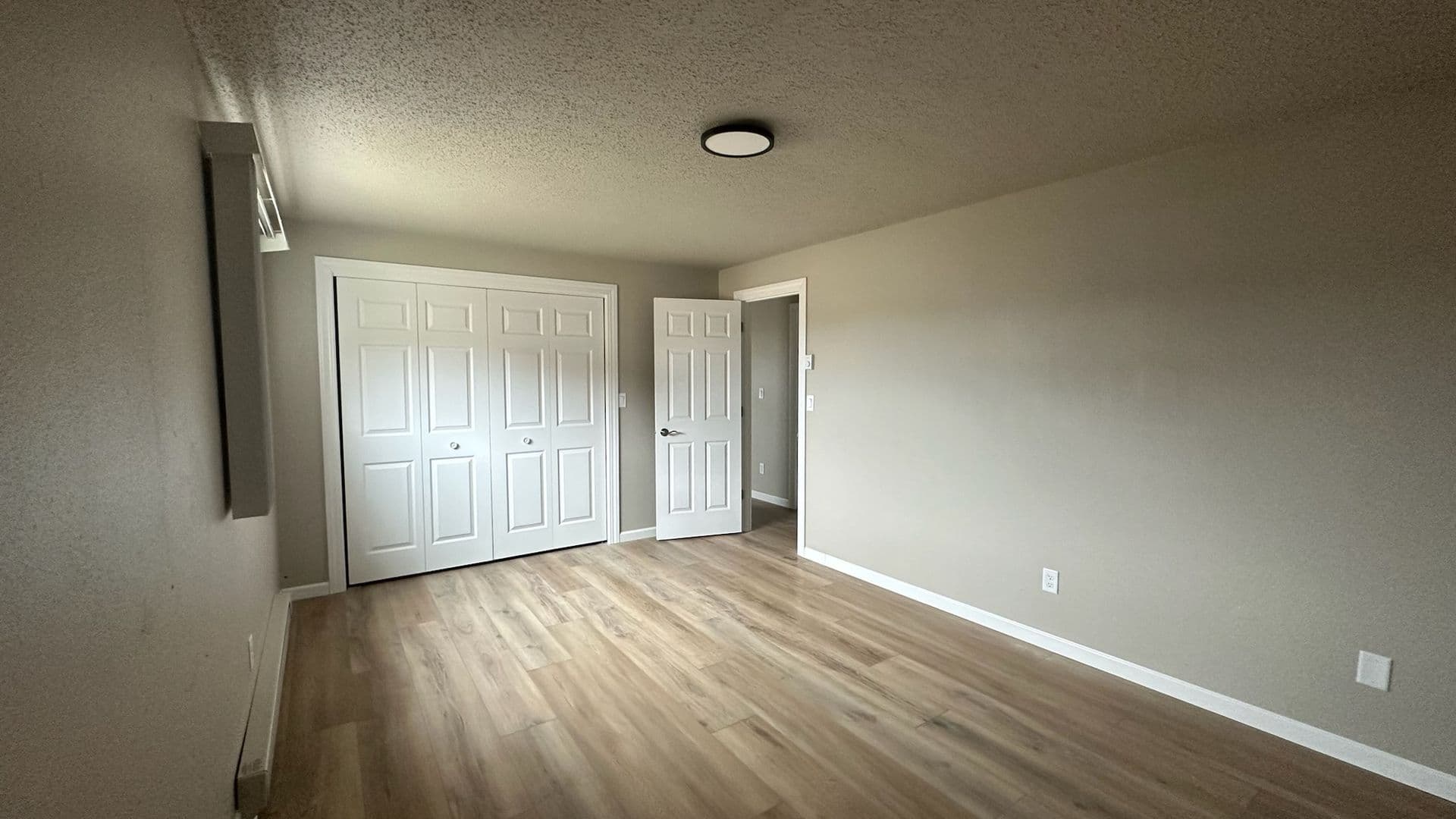 Rugby Apartment: 44 Country Road