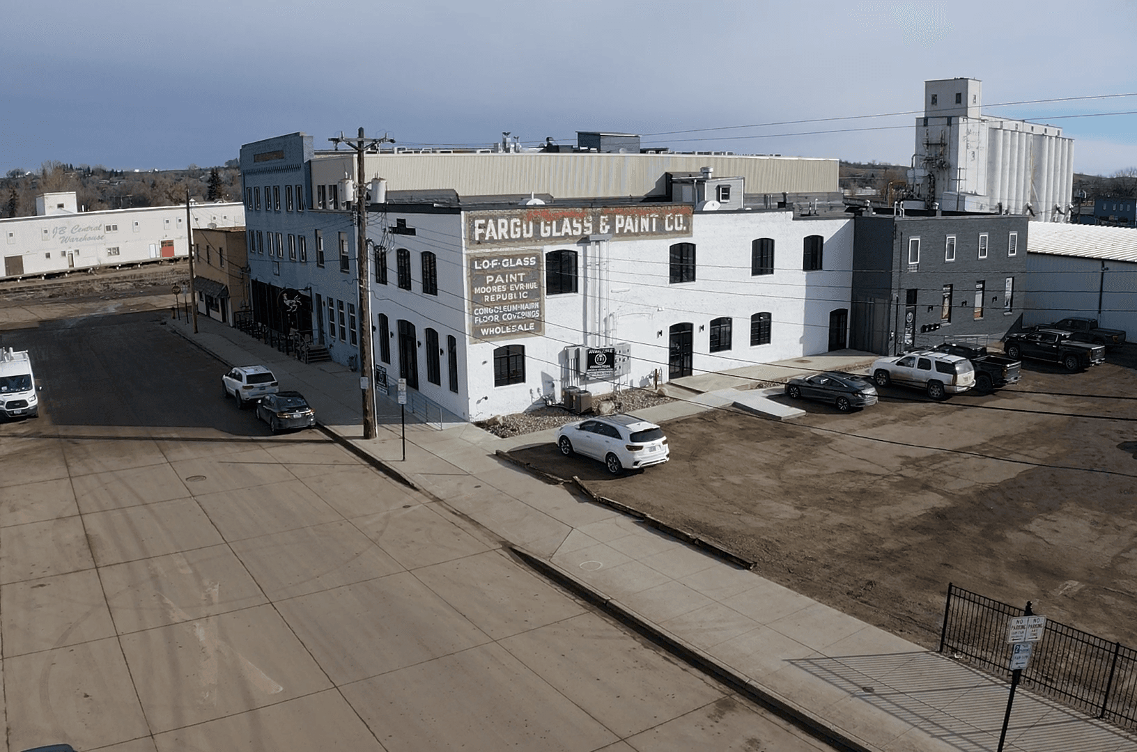 Minot Apartment: 24 1st St NE