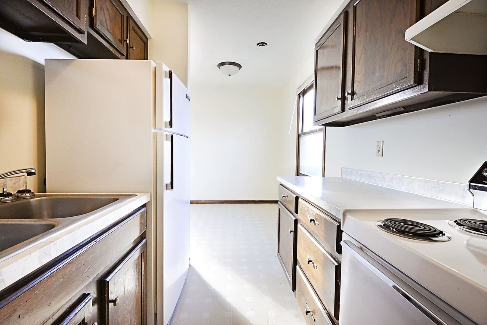 Minot Apartment: 601 Maple Street