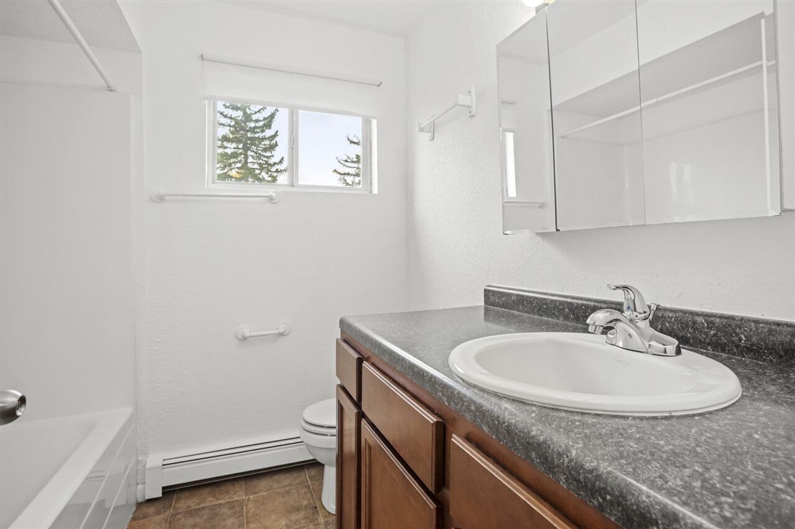 Minot Apartment: 225 19th St SE