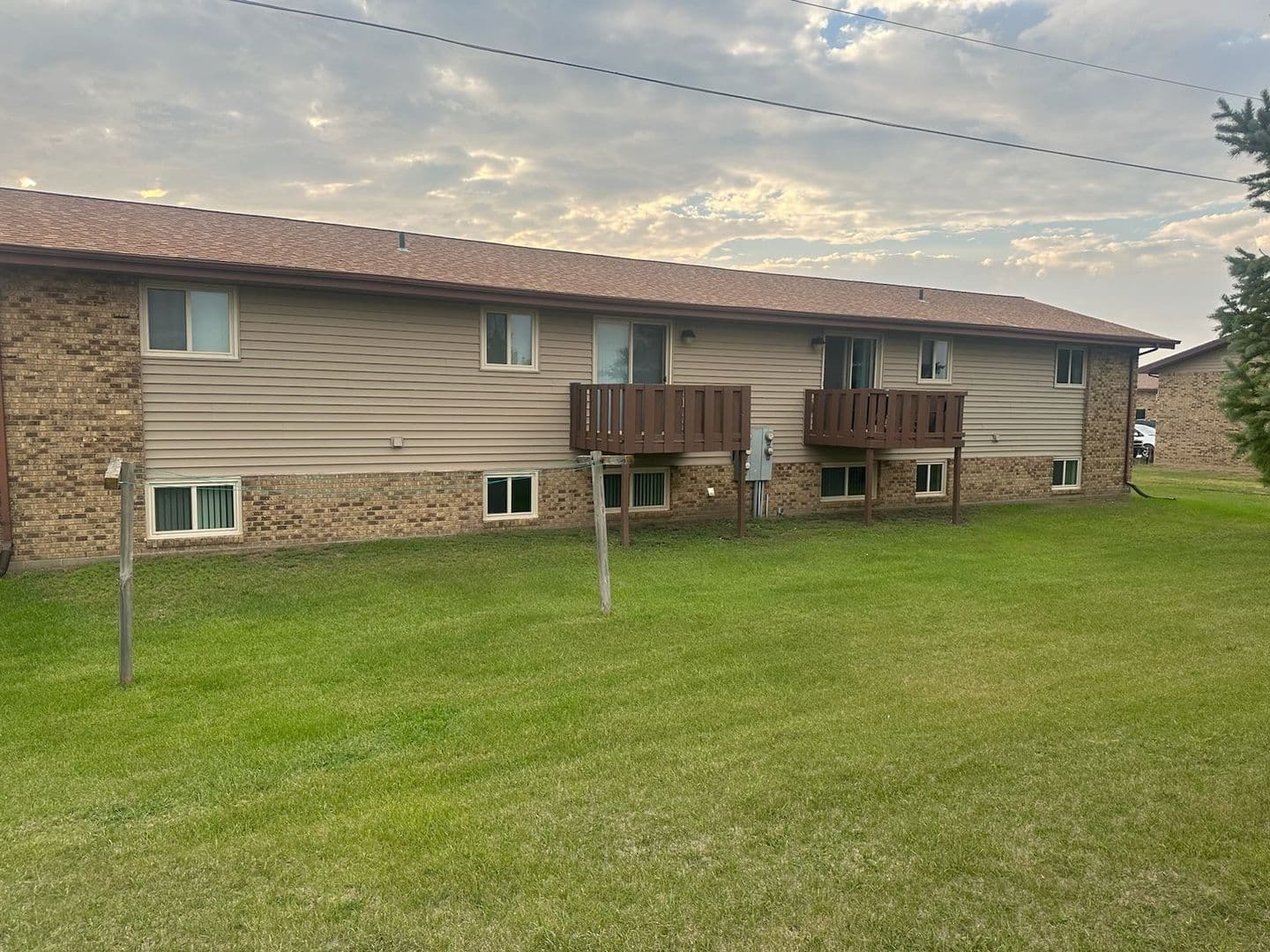 Rugby Apartment: 44 Country Road