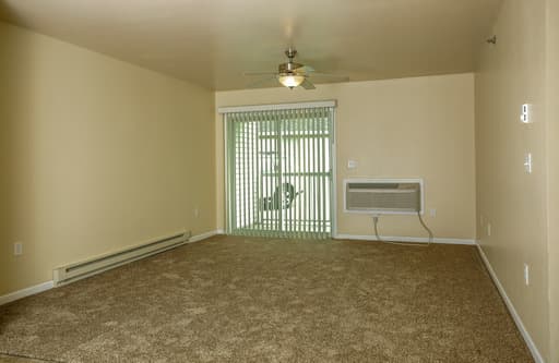 Minot Apartment: 1314 8th St NW