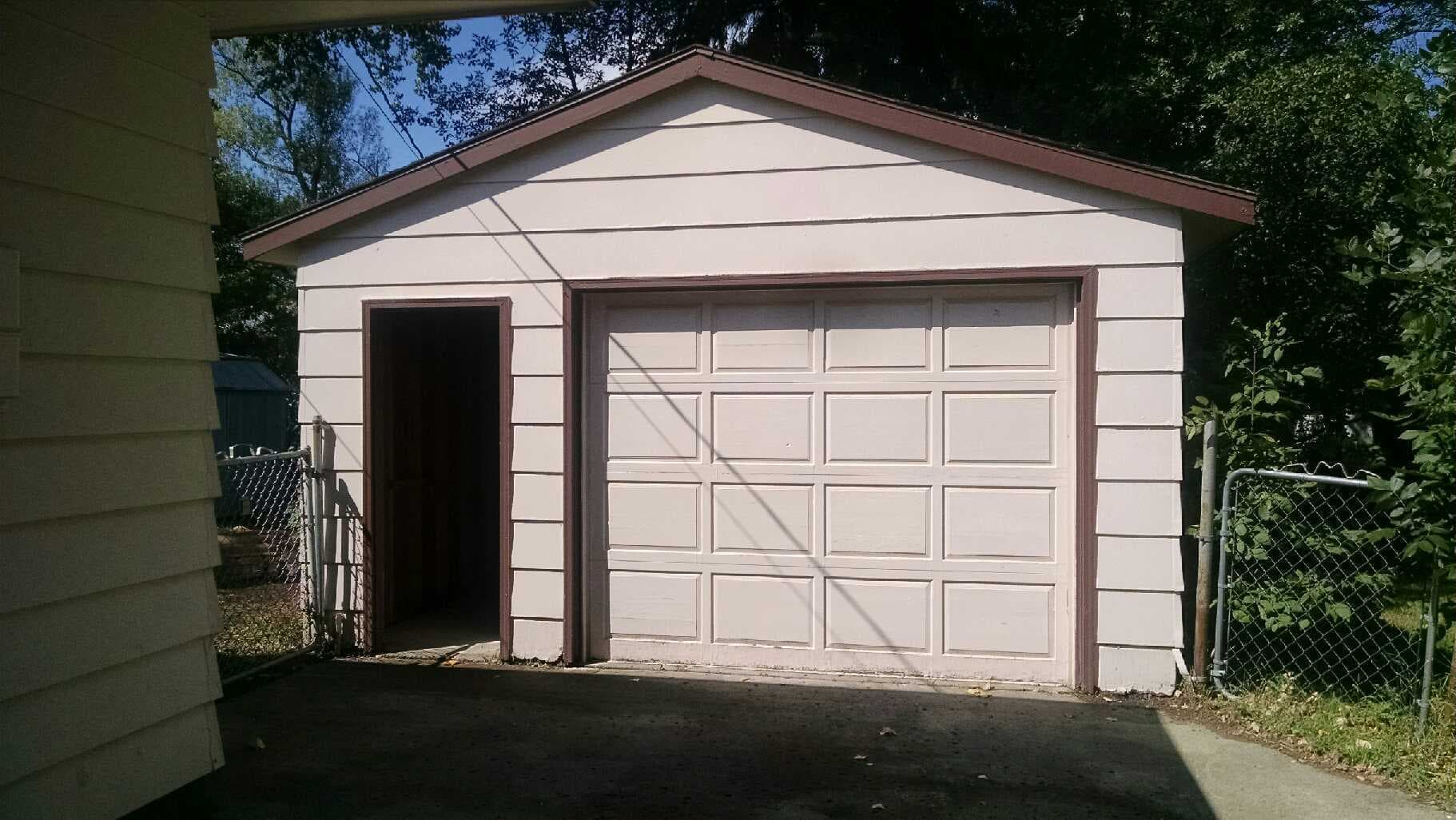 Minot House: 1424 7th St SW