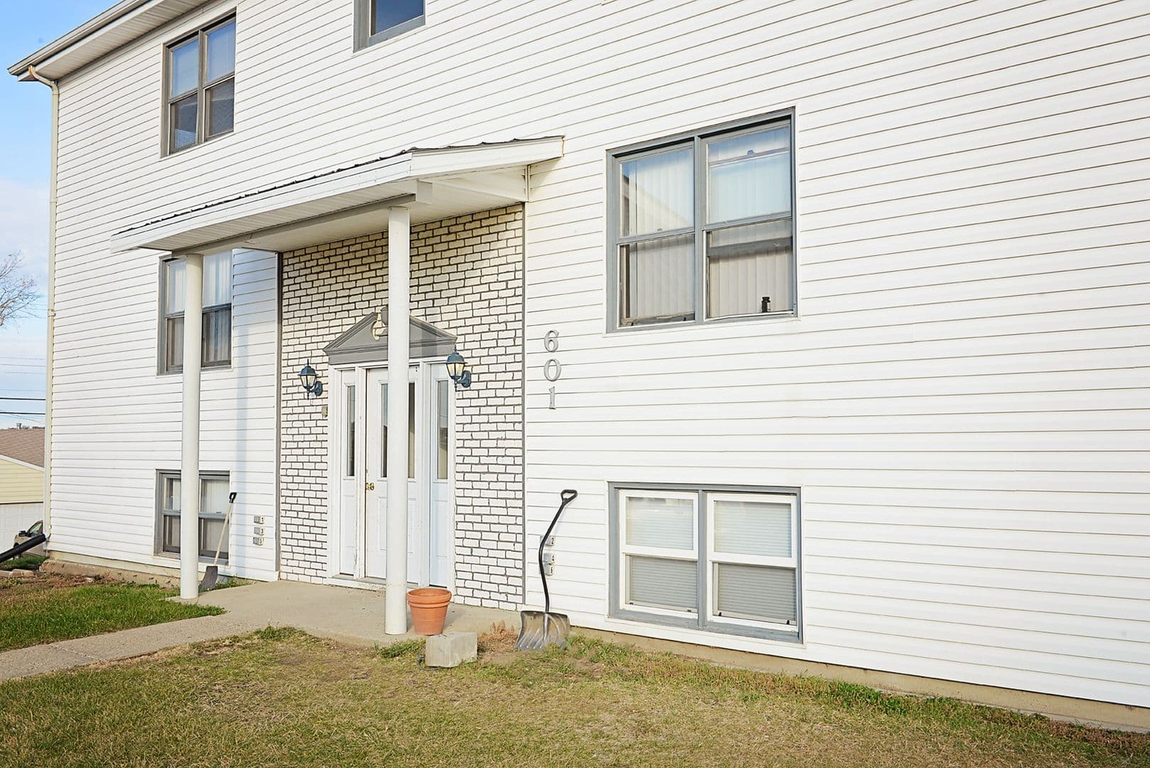 Minot Apartment: 601 Maple Street