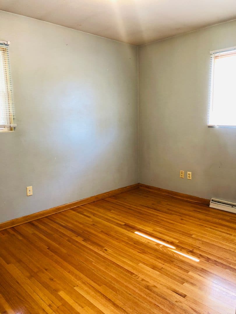 Minot House: 417 11th Ave SE