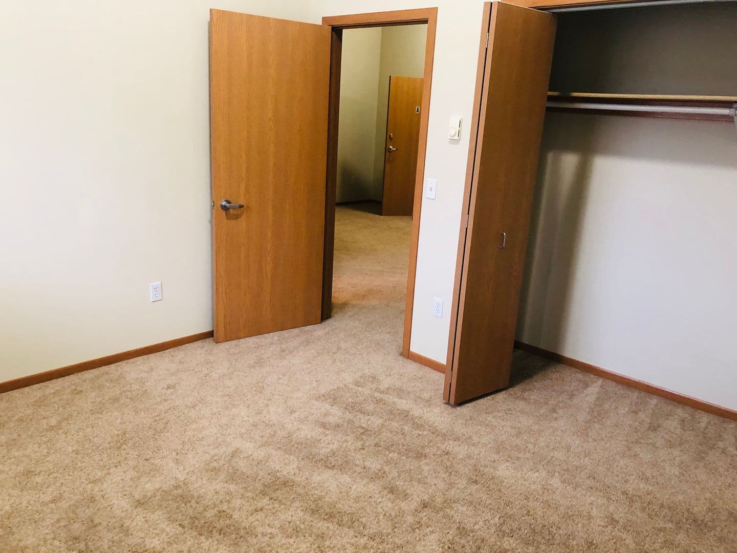 Minot Apartment: 17 South Main