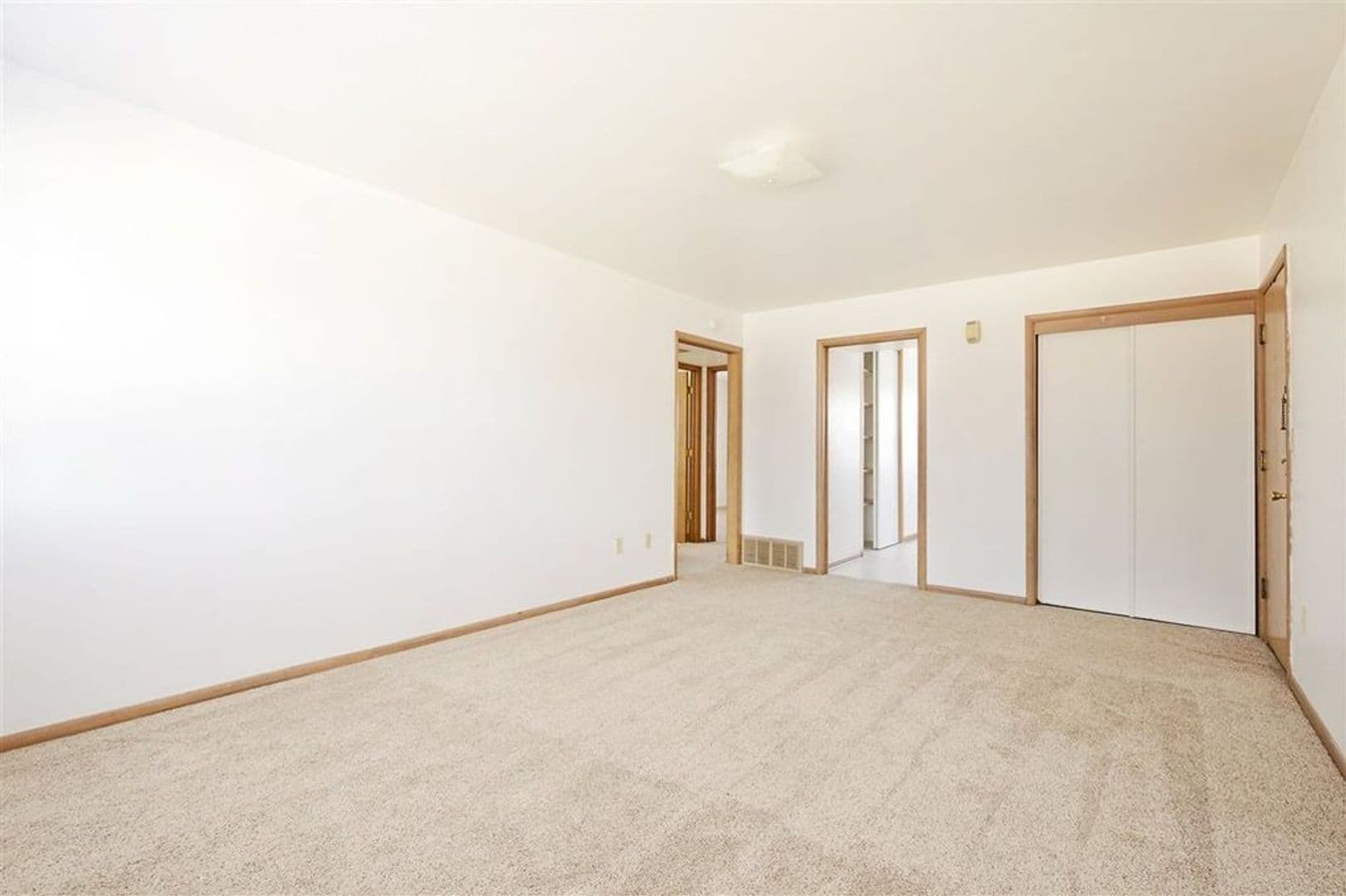 Minot Apartment: 1000 Valley View Drive
