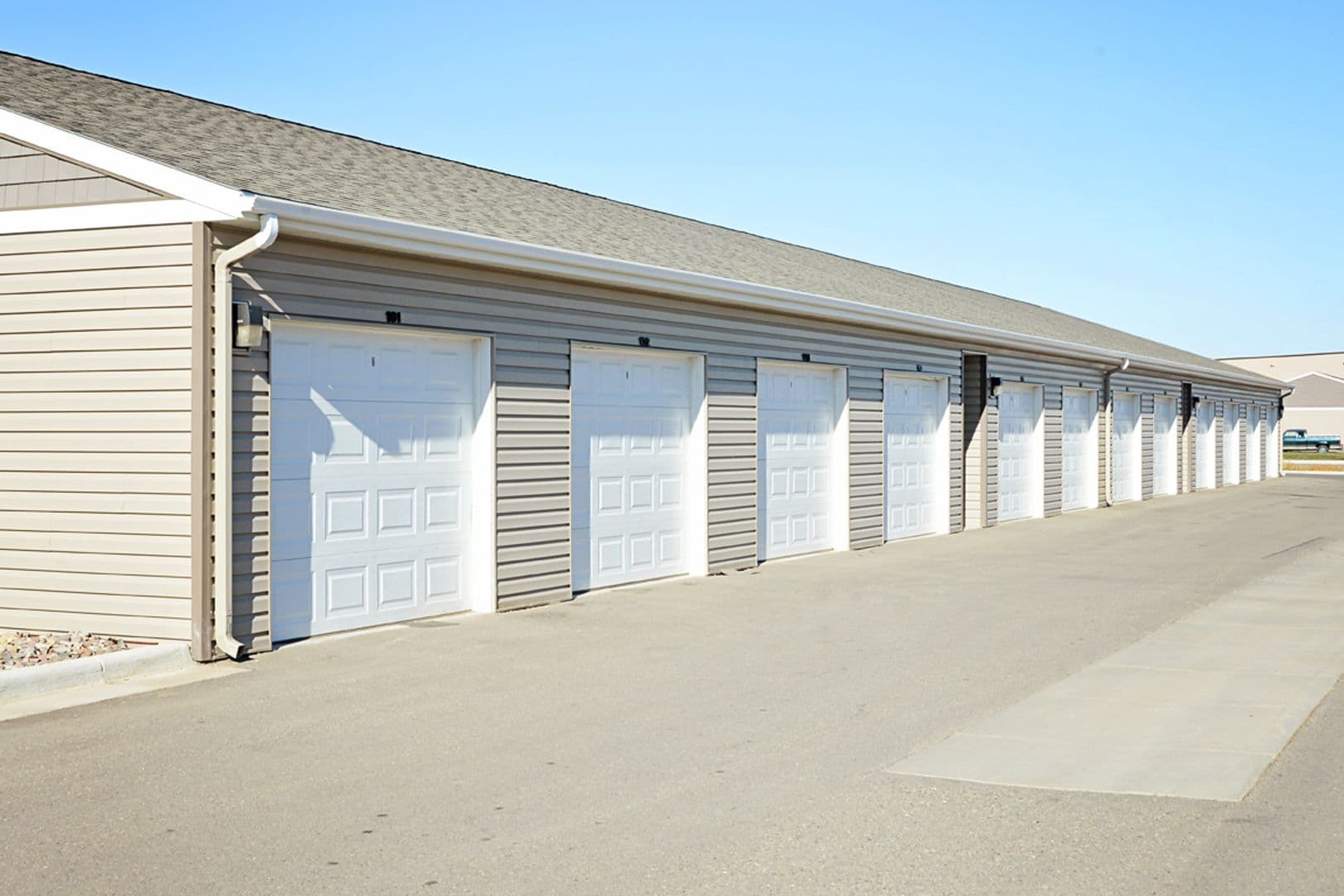Minot Apartment: Northfield
