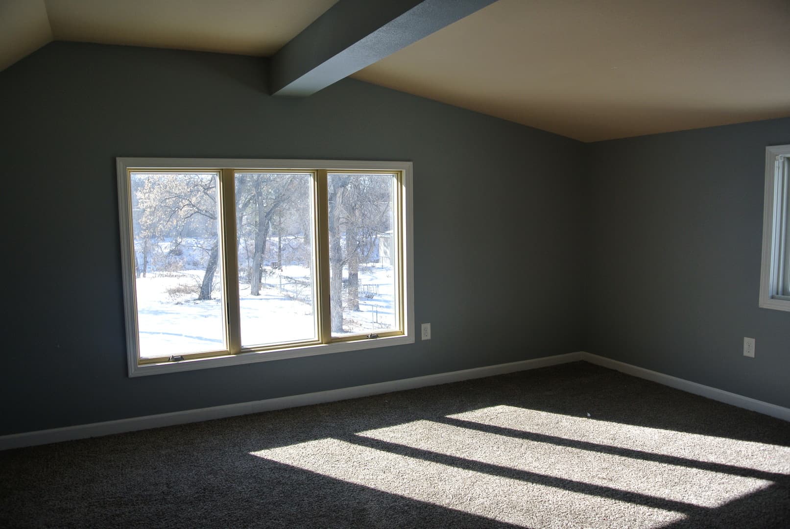 Minot House: 1217 5th Ave NW *For sale*